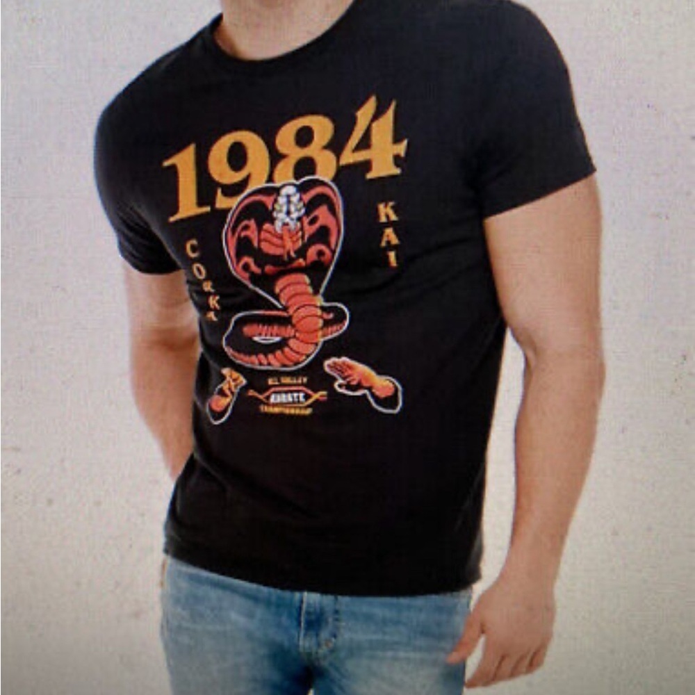 Karate Kid Cobra Kai black t-shirt Men’s size L snake unisex